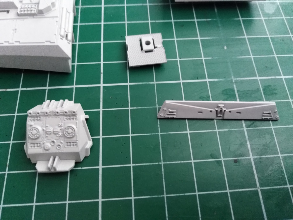 Bandai Star Wars 1/72 Perfect Grade Millennium Falcon (Plná velikost v novém okně) Bandai Star Wars 1/72 Perfect Grade Millennium Falcon
