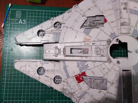 Bandai Star Wars 1/72 Perfect Grade Millennium Falcon Bandai Star Wars 1/72 Perfect Grade Millennium Falcon