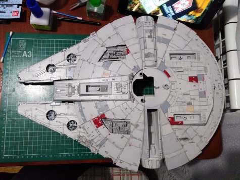 Bandai Star Wars 1/72 Perfect Grade Millennium Falcon Bandai Star Wars 1/72 Perfect Grade Millennium Falcon