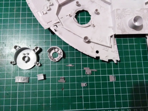 Bandai Star Wars 1/72 Perfect Grade Millennium Falcon Bandai Star Wars 1/72 Perfect Grade Millennium Falcon