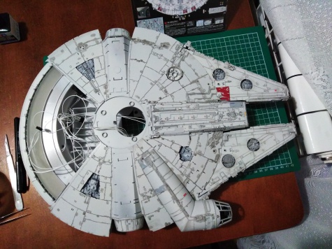 Bandai Star Wars 1/72 Perfect Grade Millennium Falcon Bandai Star Wars 1/72 Perfect Grade Millennium Falcon
