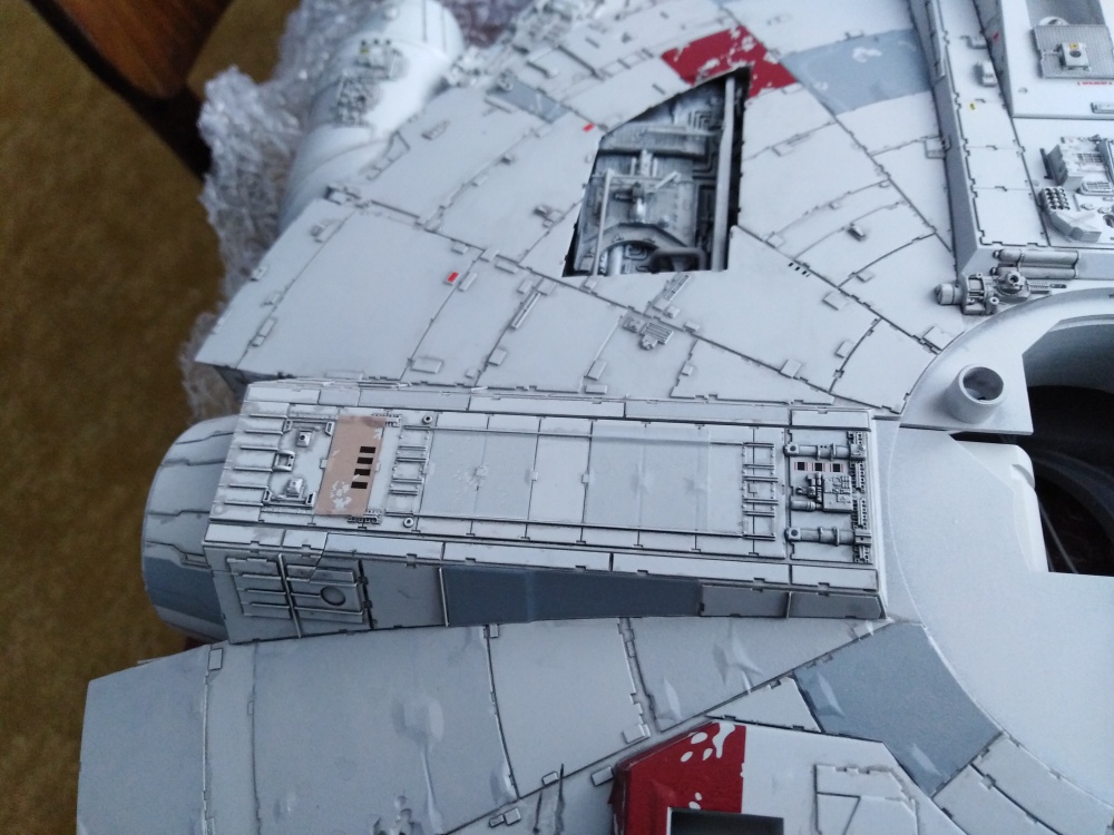 Bandai Star Wars 1/72 Perfect Grade Millennium Falcon (Plná velikost v novém okně) Bandai Star Wars 1/72 Perfect Grade Millennium Falcon