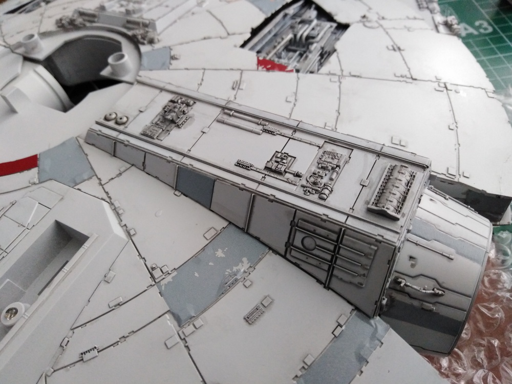 Bandai Star Wars 1/72 Perfect Grade Millennium Falcon (Plná velikost v novém okně) Bandai Star Wars 1/72 Perfect Grade Millennium Falcon
