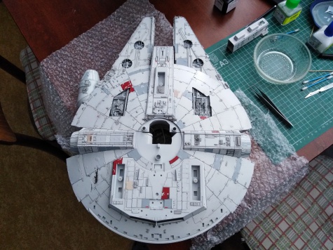Bandai Star Wars 1/72 Perfect Grade Millennium Falcon Bandai Star Wars 1/72 Perfect Grade Millennium Falcon