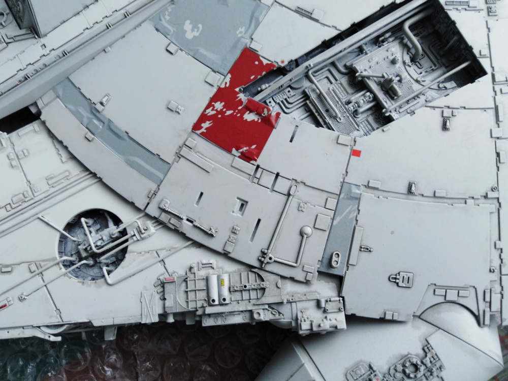 Bandai Star Wars 1/72 Perfect Grade Millennium Falcon (Plná velikost v novém okně) Bandai Star Wars 1/72 Perfect Grade Millennium Falcon