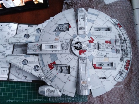 Bandai Star Wars 1/72 Perfect Grade Millennium Falcon Bandai Star Wars 1/72 Perfect Grade Millennium Falcon