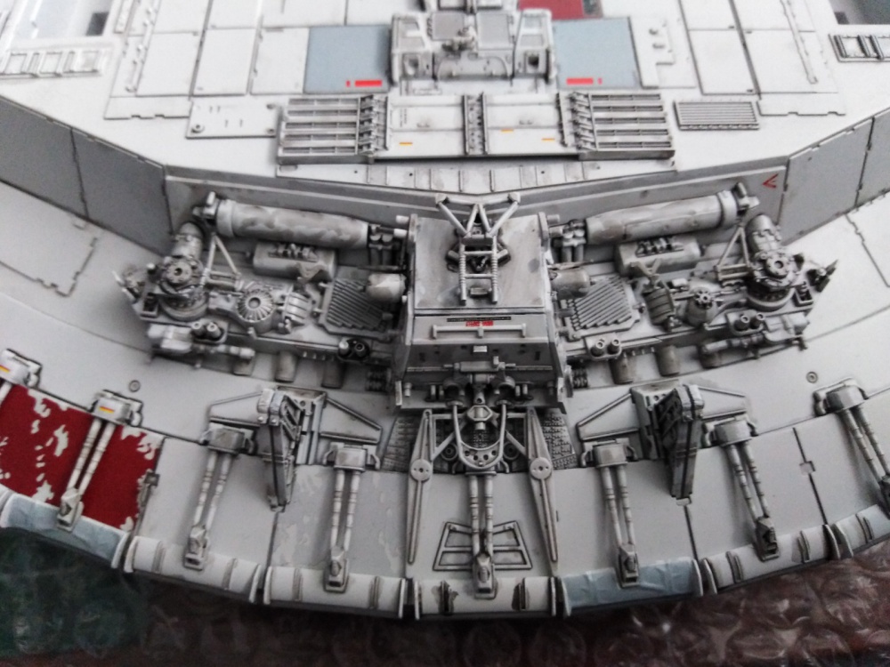 Bandai Star Wars 1/72 Perfect Grade Millennium Falcon (Pln� velikost v nov�m okn�) Bandai Star Wars 1/72 Perfect Grade Millennium Falcon