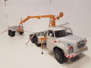 Tatra T2-148 NTP s manipul�torem HIAB 670 a staviteln�m oplenov�m p��v�sem DAV-7