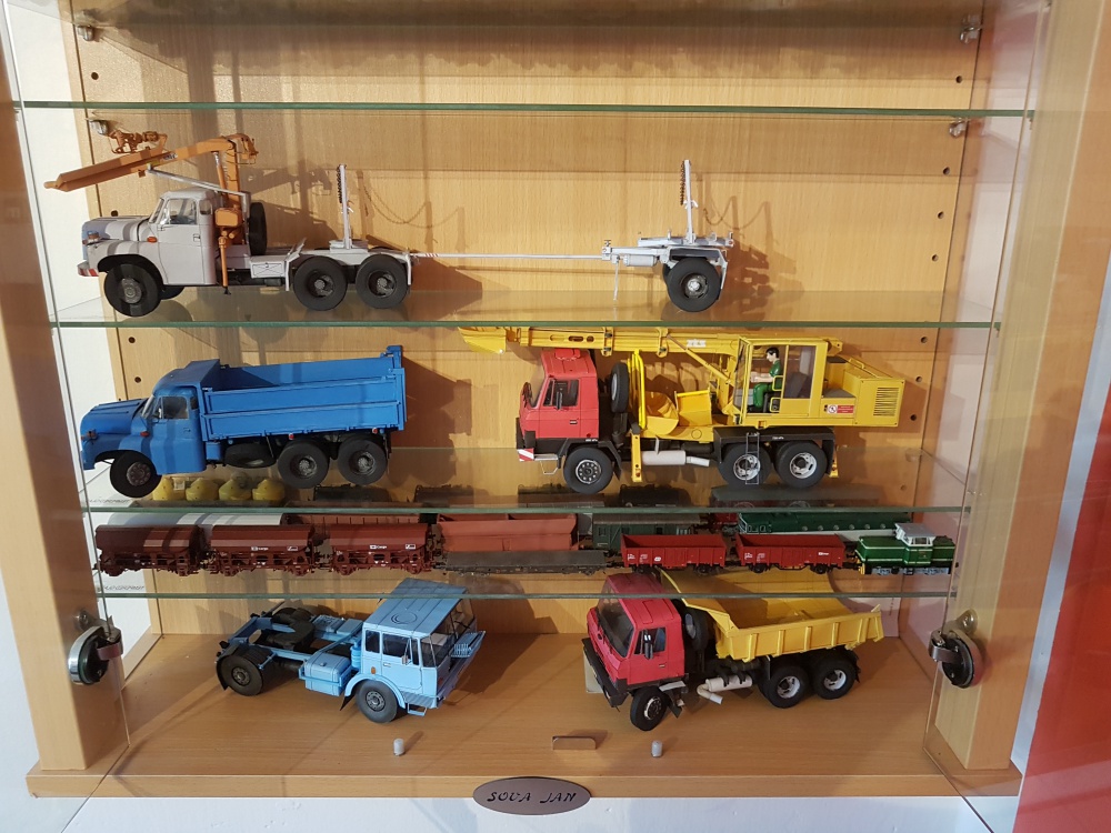 345137