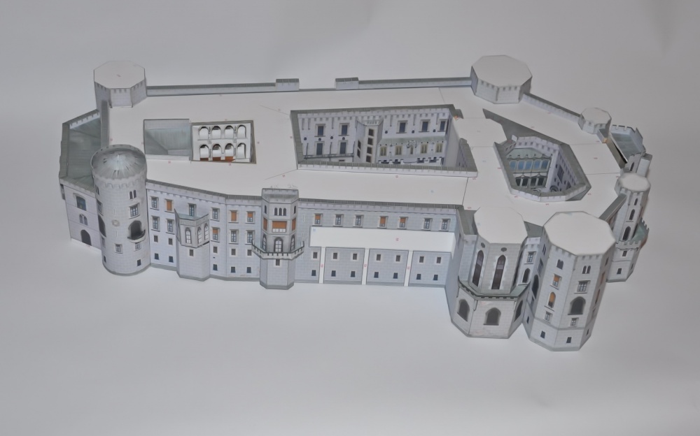 St�tn� z�mek Hlubok� nad Vltavou