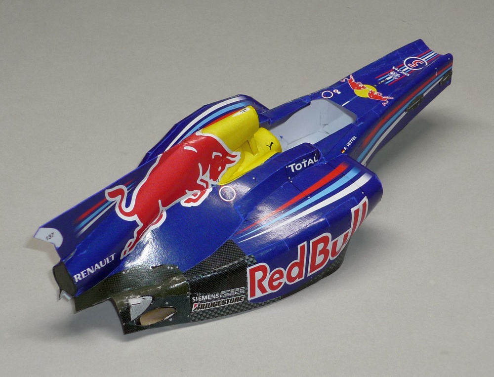 Red Bull RB6 - Sebastian Vettel - GP panělska 2010 (Plná velikost v novém okně) Red Bull RB6 - Sebastian Vettel - GP panělska 2010