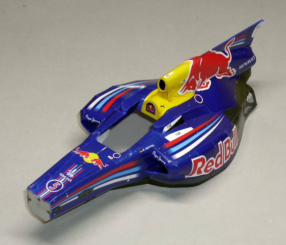Red Bull RB6 - Sebastian Vettel - GP panělska 2010 (Plná velikost v novém okně) Red Bull RB6 - Sebastian Vettel - GP panělska 2010
