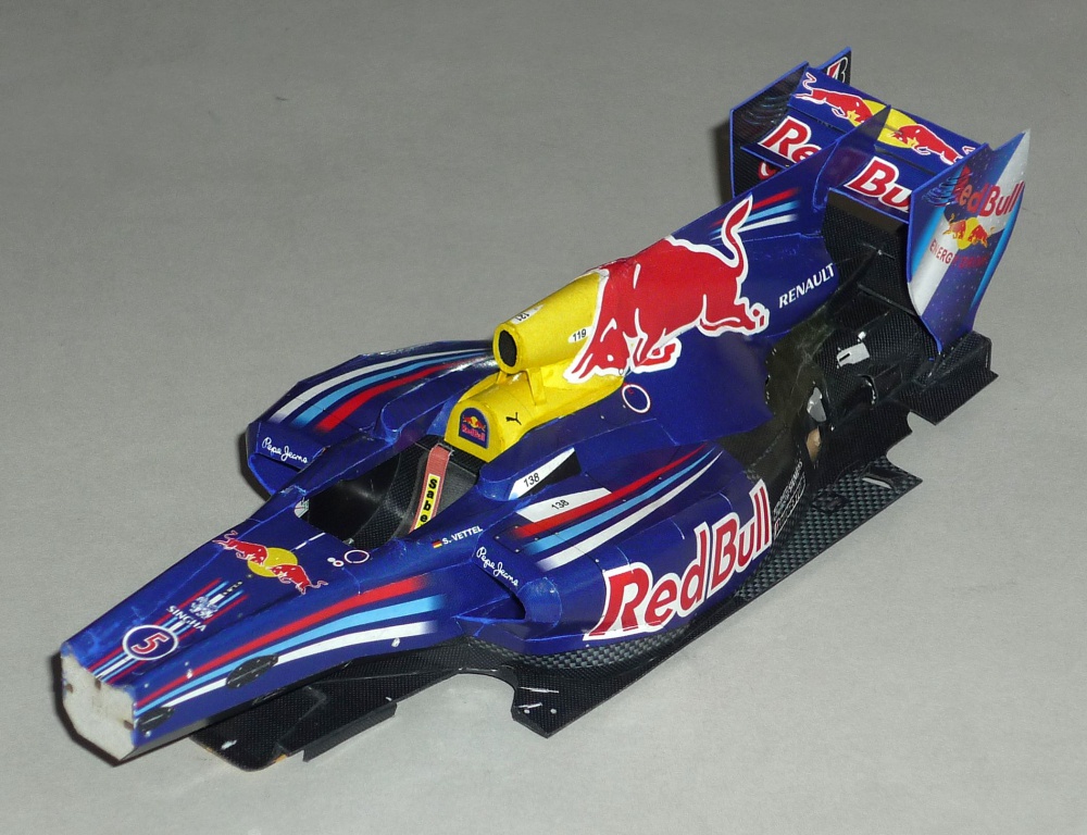 Red Bull RB6 - Sebastian Vettel - GP panělska 2010 (Plná velikost v novém okně) Red Bull RB6 - Sebastian Vettel - GP panělska 2010