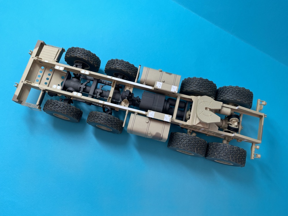 425111