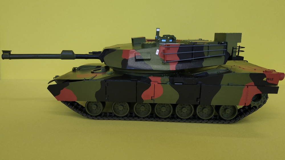 M1A2 Abrams (Plná velikost v novém okně) M1A2 Abrams
