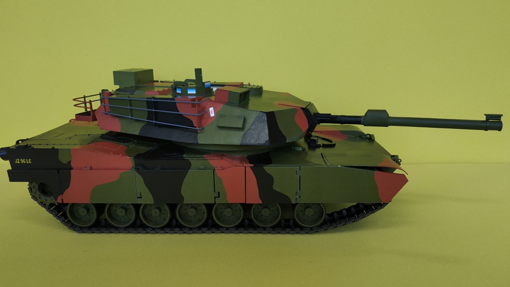 M1A2 Abrams (Plná velikost v novém okně) M1A2 Abrams