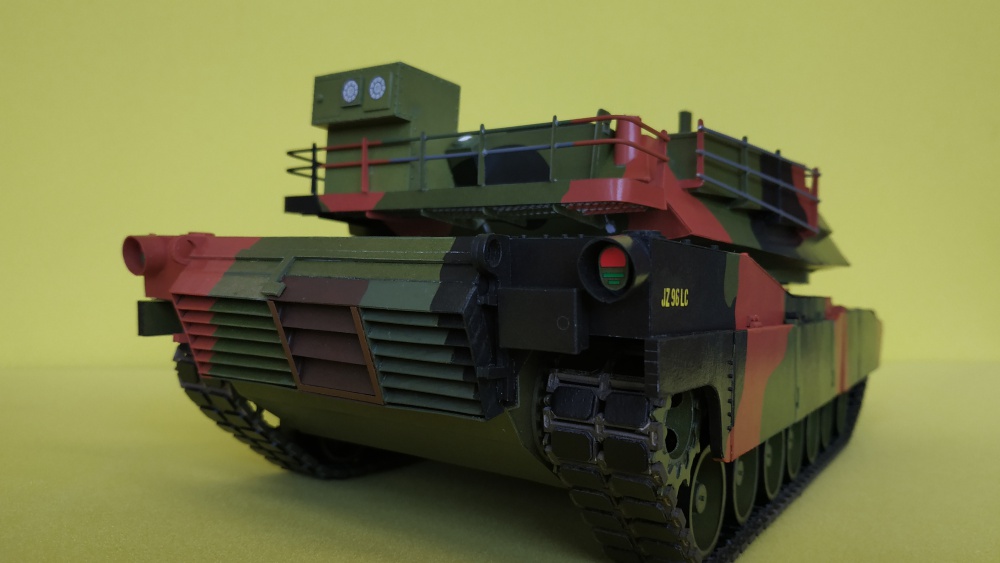 M1A2 Abrams (Plná velikost v novém okně) M1A2 Abrams
