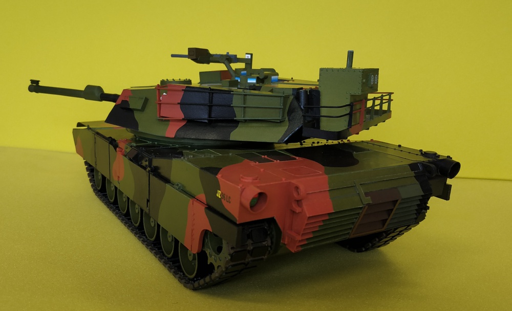 M1A2 Abrams (Plná velikost v novém okně) M1A2 Abrams