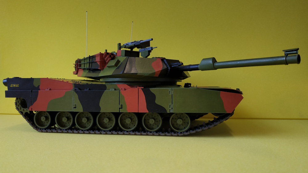 M1A2 Abrams (Plná velikost v novém okně) M1A2 Abrams