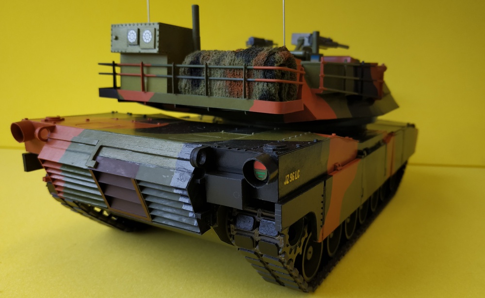 M1A2 Abrams (Plná velikost v novém okně) M1A2 Abrams