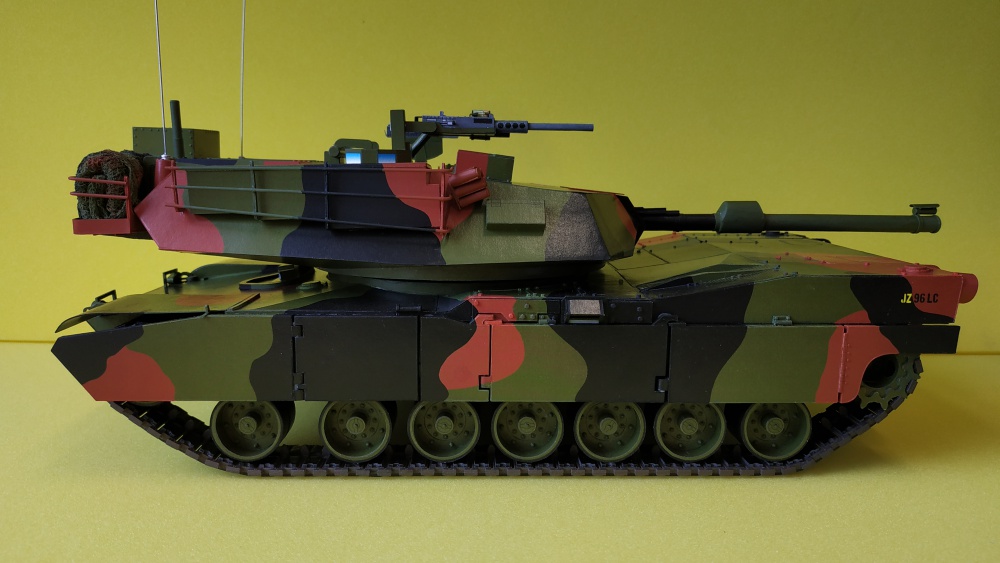 M1A2 Abrams (Plná velikost v novém okně) M1A2 Abrams