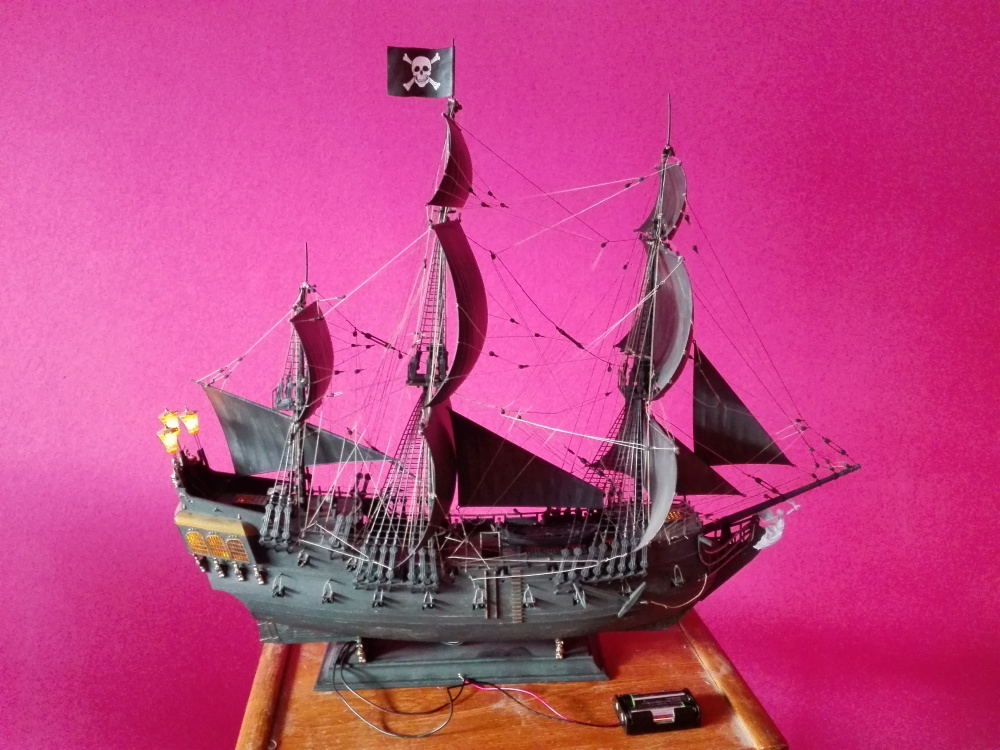Revell Black Pearl 1:72 (Plná velikost v novém okně) Revell Black Pearl 1:72