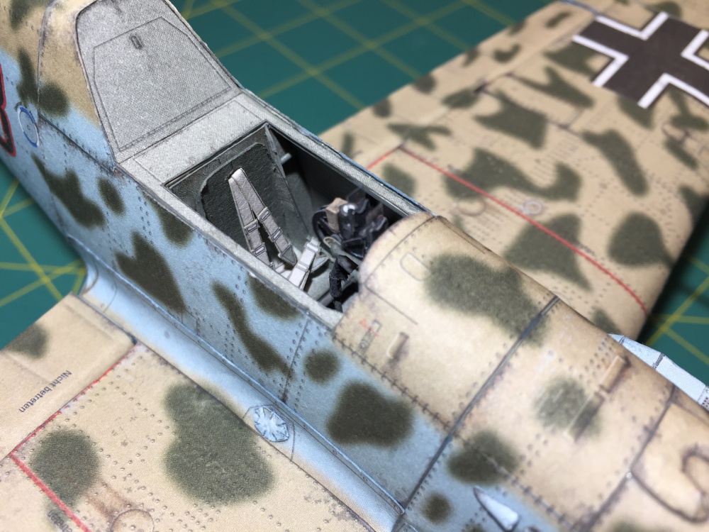 Messerschmitt Bf 109E-7 Trop (Plná velikost v novém okně) Messerschmitt Bf 109E-7 Trop
