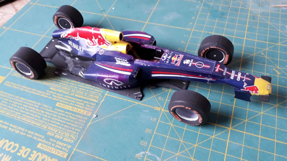 Red Bull RB9, Malajzia 2013 (Plná velikost v novém okně) Red Bull RB9, Malajzia 2013