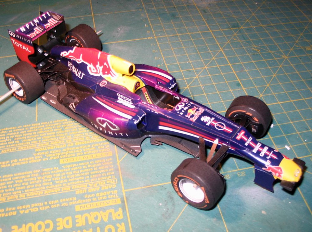 Red Bull RB9, Malajzia 2013 (Plná velikost v novém okně) Red Bull RB9, Malajzia 2013