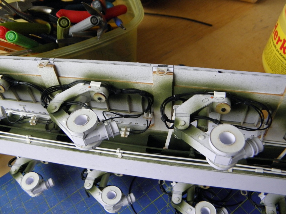 M1070 a M1000