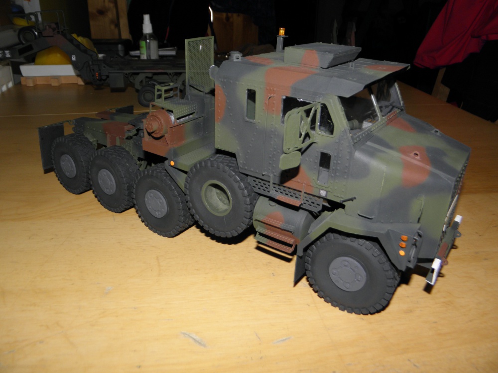 M1070 a M1000 (Plná velikost v novém okně) M1070 a M1000
