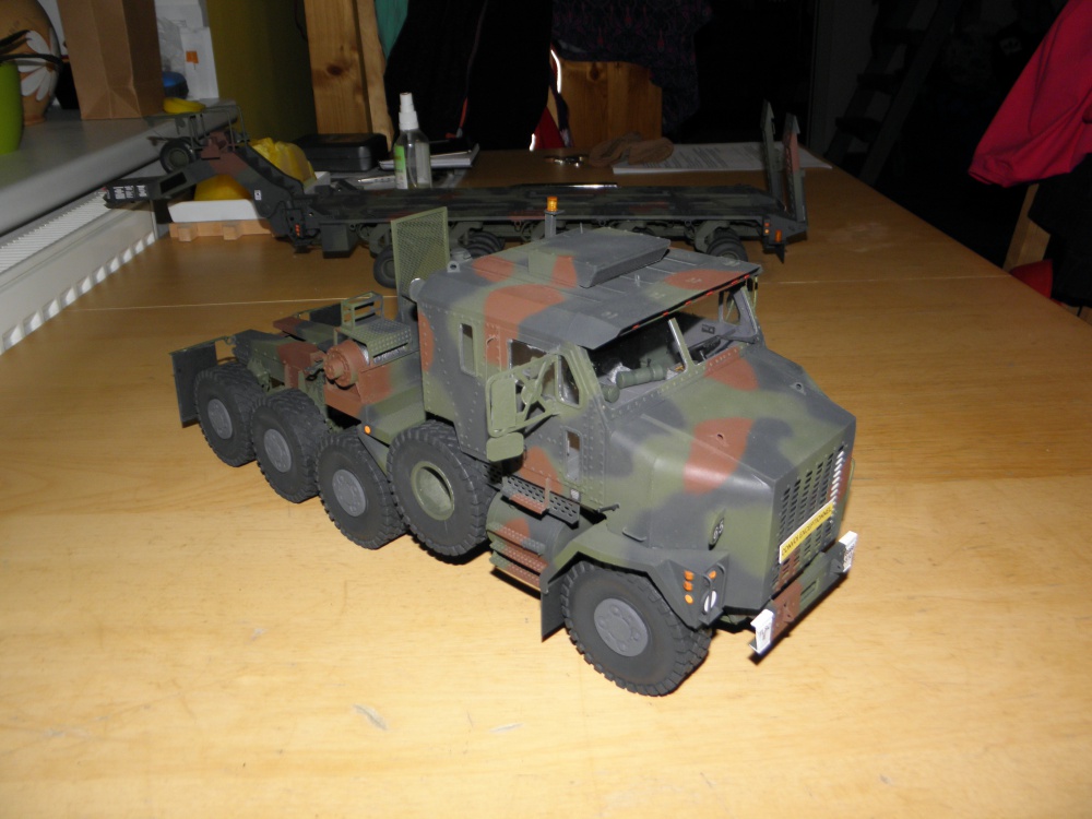 M1070 a M1000 (Plná velikost v novém okně) M1070 a M1000