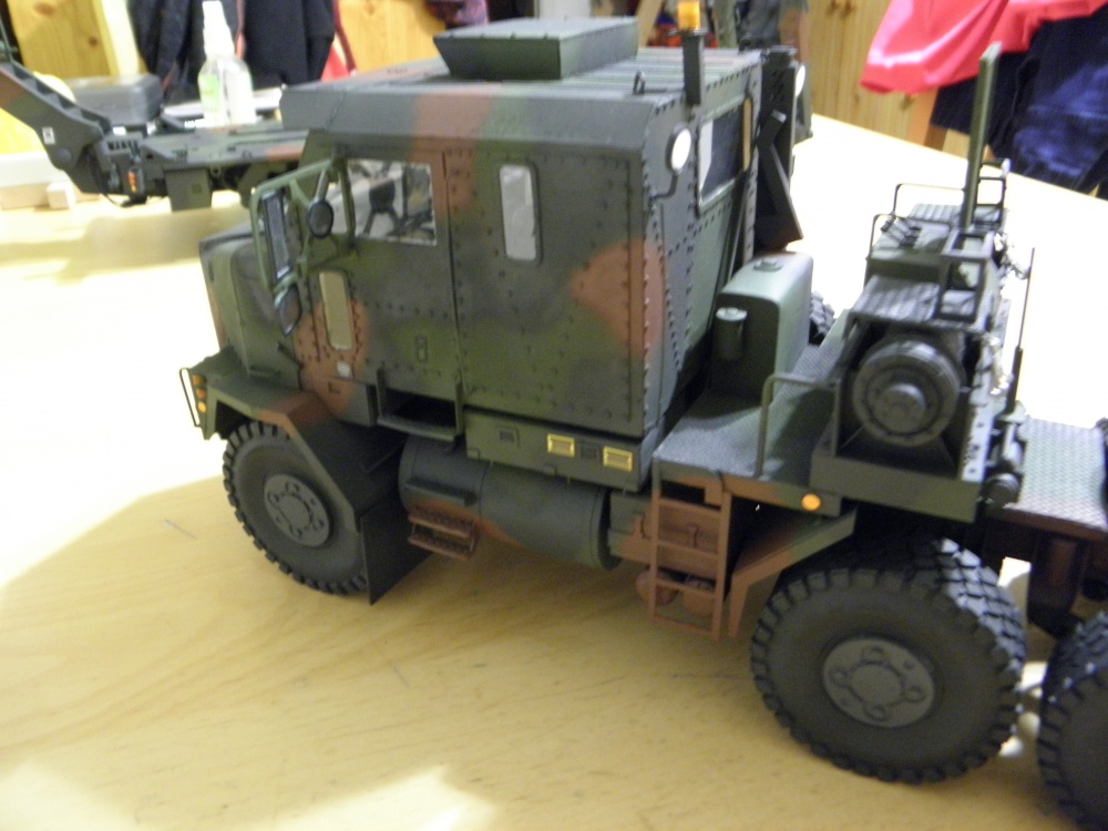 M1070 a M1000 (Plná velikost v novém okně) M1070 a M1000