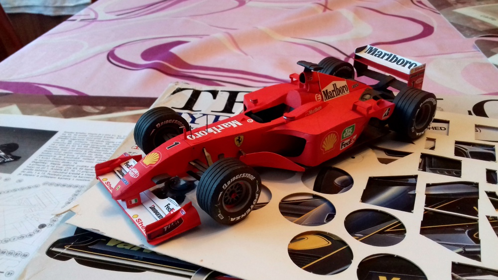 Ferrari F2001 - Michael Schumacher (Plná velikost v novém okně) Ferrari F2001 - Michael Schumacher