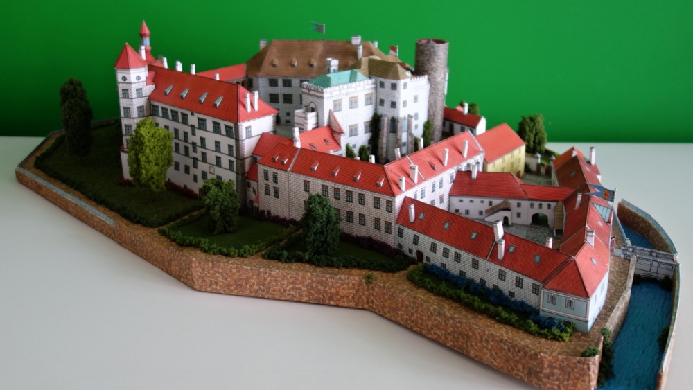 Hrad a zámek Jindřichův Hradec (Plná velikost v novém okně) Hrad a zámek Jindřichův Hradec