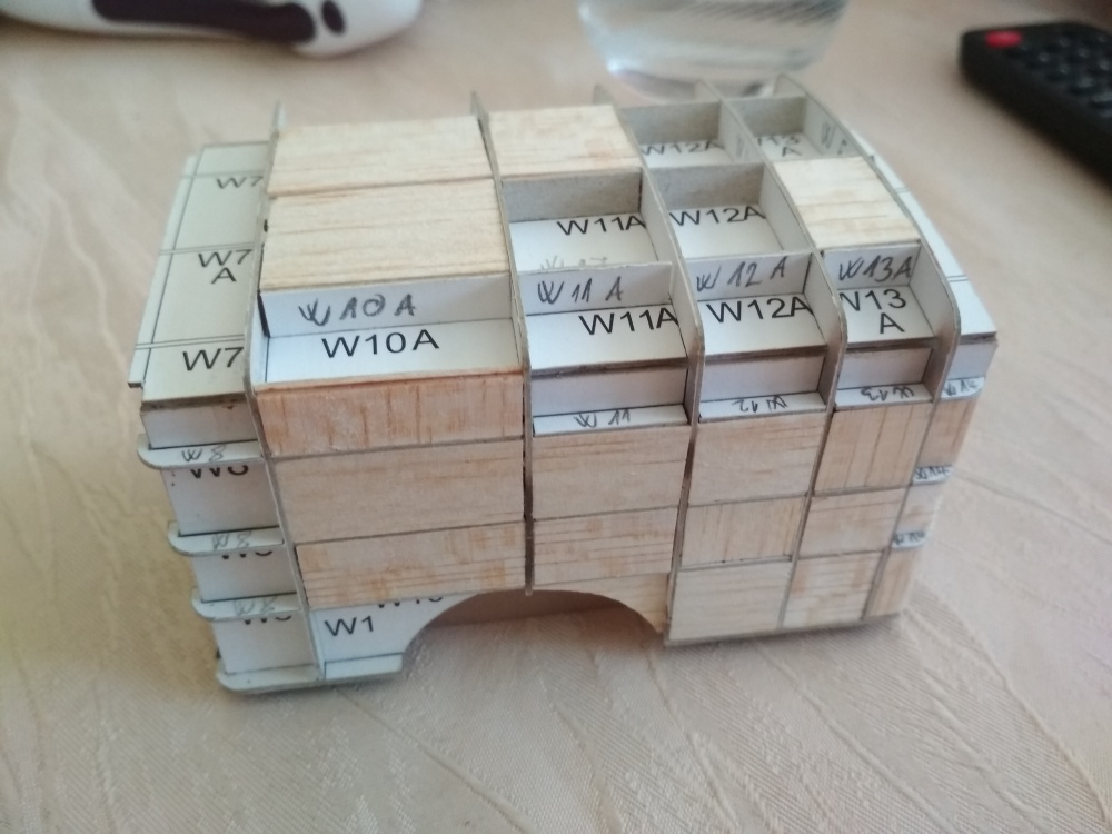 353672