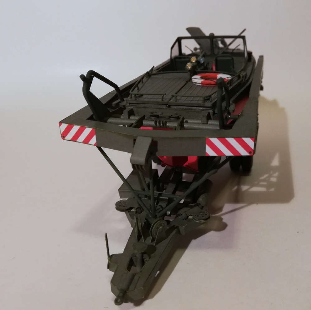 Motorový čln MO-634 + SP-5 (Plná velikost v novém okně) Motorový čln MO-634 + SP-5