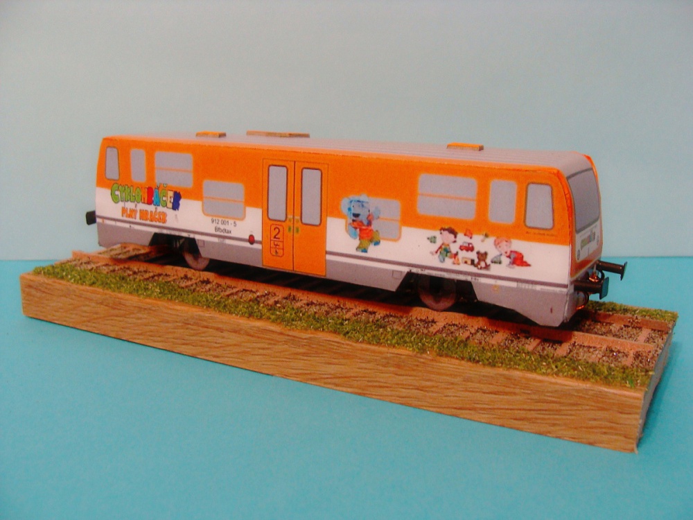 395744
