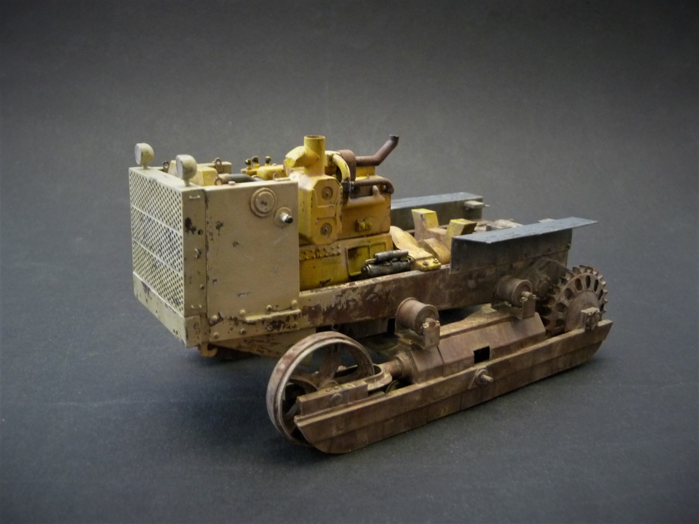 Dozer ČTZ-130 (Plná velikost v novém okně) Dozer ČTZ-130