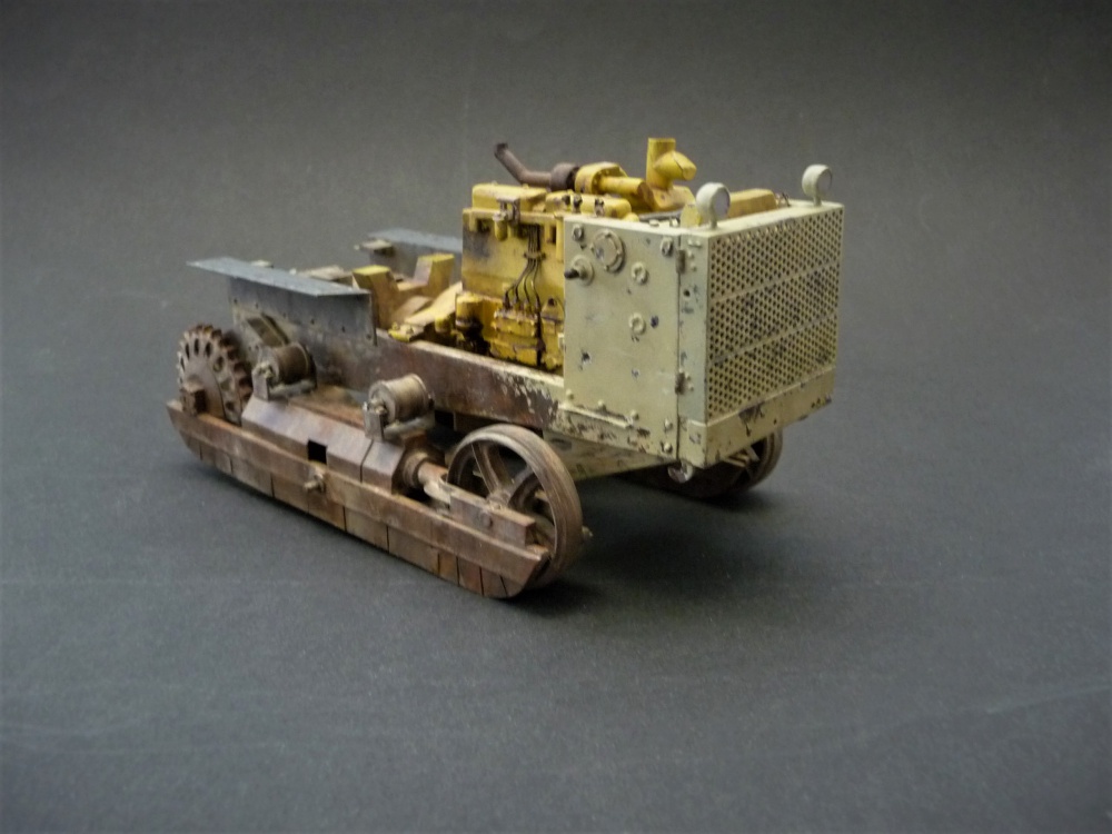 Dozer ČTZ-130 (Plná velikost v novém okně) Dozer ČTZ-130