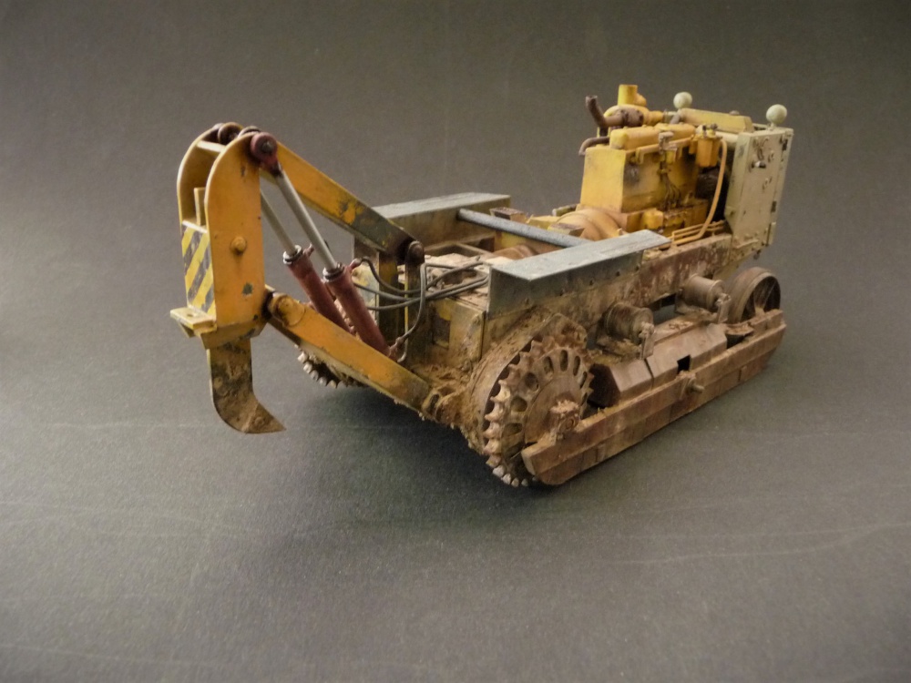 Dozer ČTZ-130 (Plná velikost v novém okně) Dozer ČTZ-130