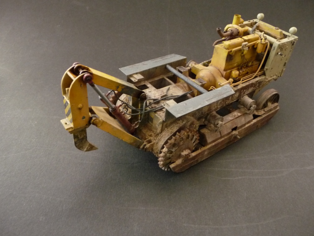 Dozer ČTZ-130 (Plná velikost v novém okně) Dozer ČTZ-130