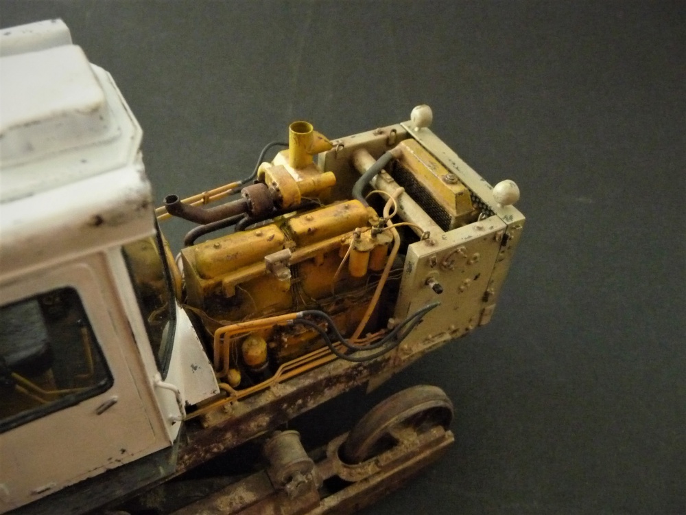 Dozer ČTZ-130 (Plná velikost v novém okně) Dozer ČTZ-130