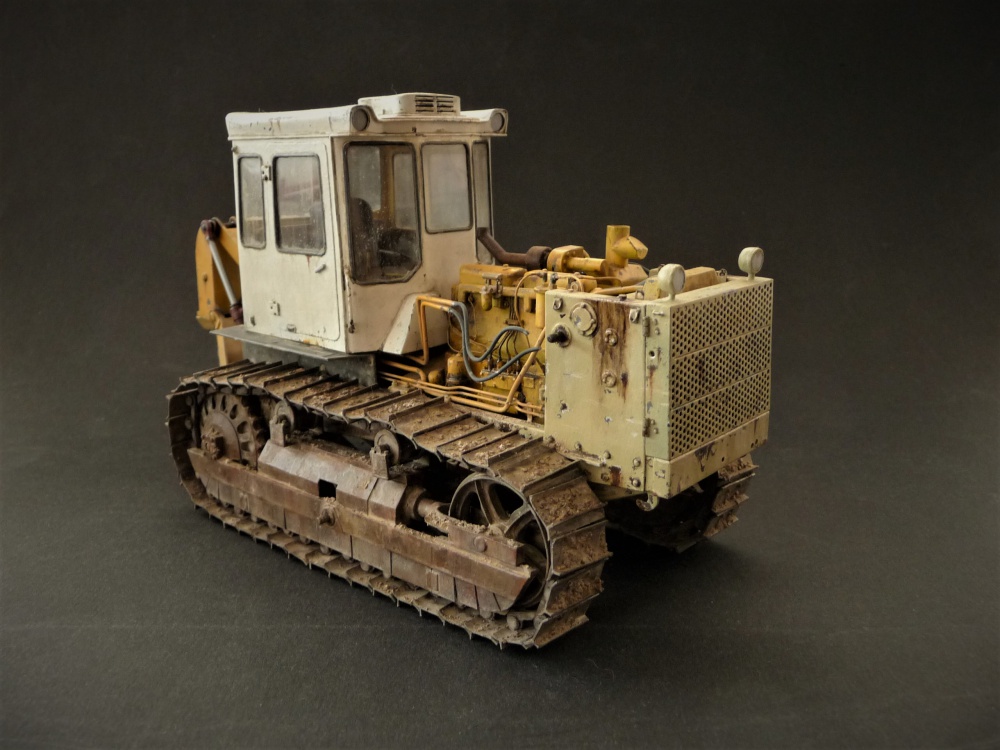Dozer ČTZ-130 (Plná velikost v novém okně) Dozer ČTZ-130