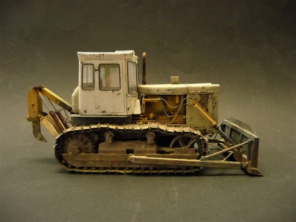 Dozer ČTZ-130 (Plná velikost v novém okně) Dozer ČTZ-130