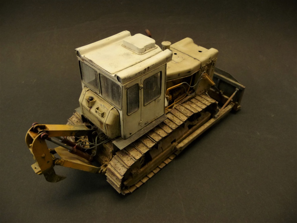 Dozer ČTZ-130 (Plná velikost v novém okně) Dozer ČTZ-130