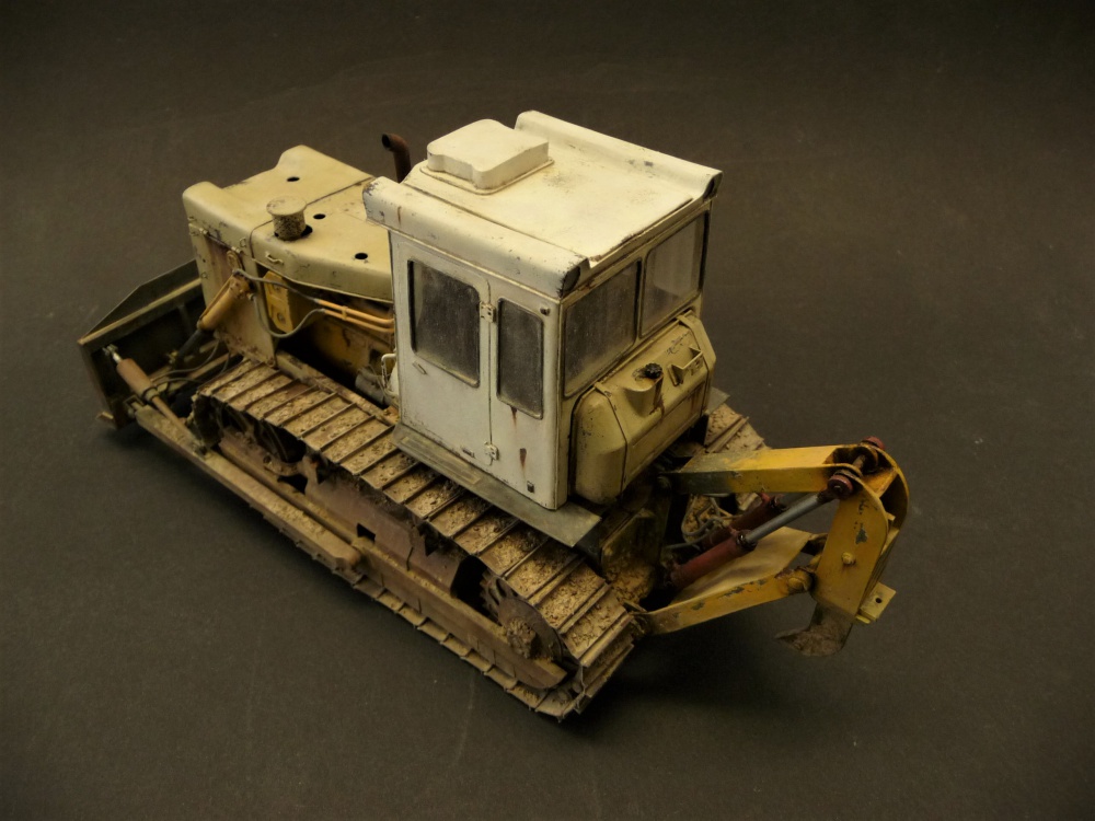 Dozer ČTZ-130 (Plná velikost v novém okně) Dozer ČTZ-130