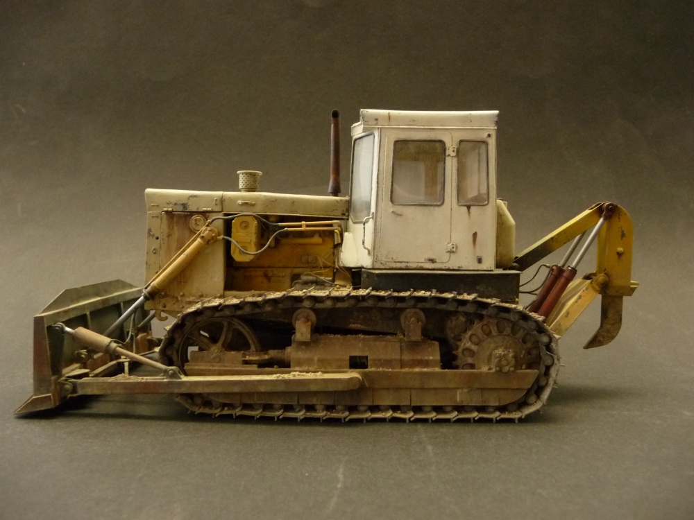 Dozer ČTZ-130 (Plná velikost v novém okně) Dozer ČTZ-130