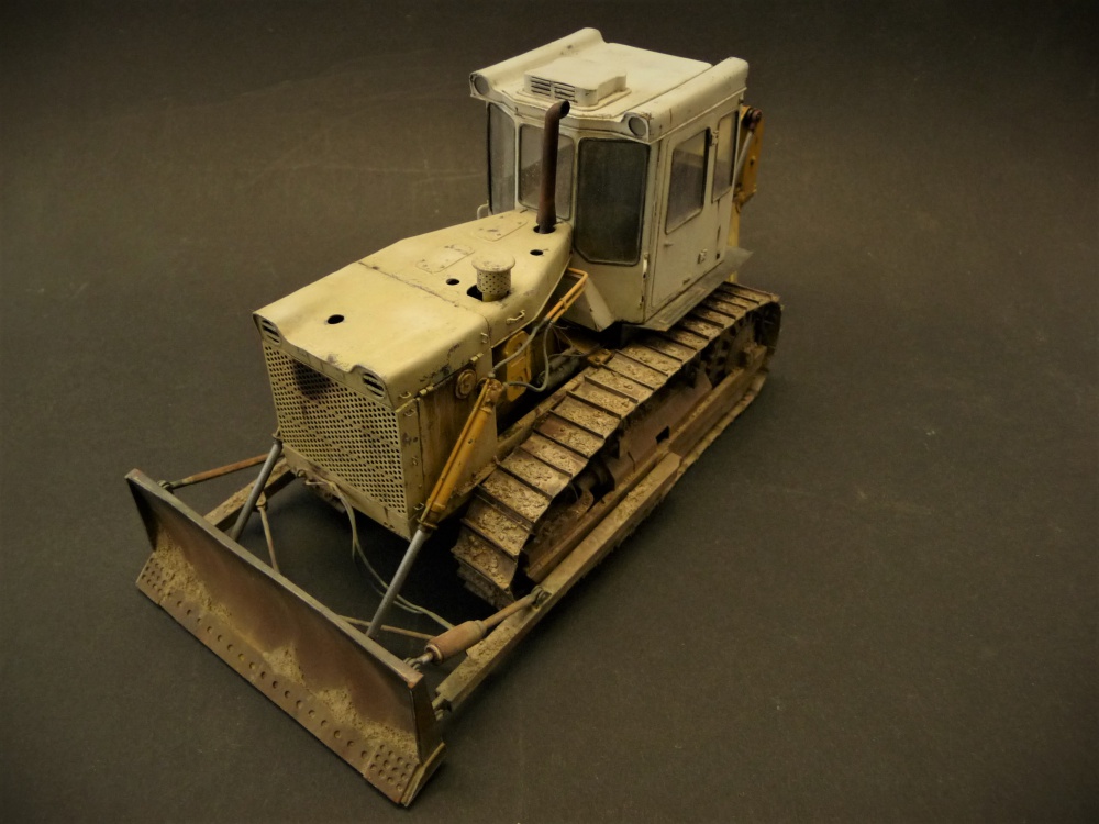 Dozer ČTZ-130 (Plná velikost v novém okně) Dozer ČTZ-130