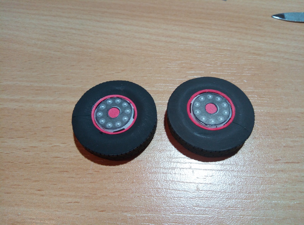 353143